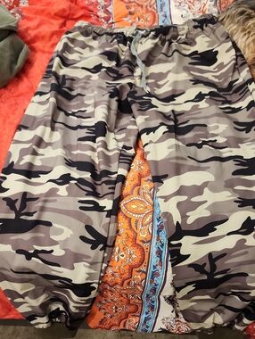 Womens Camo Scrun Set- Green & Black Camo